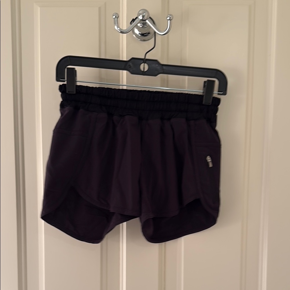 lululemon Hotty Hot Low-Rise Women's Black Shorts - Size 4